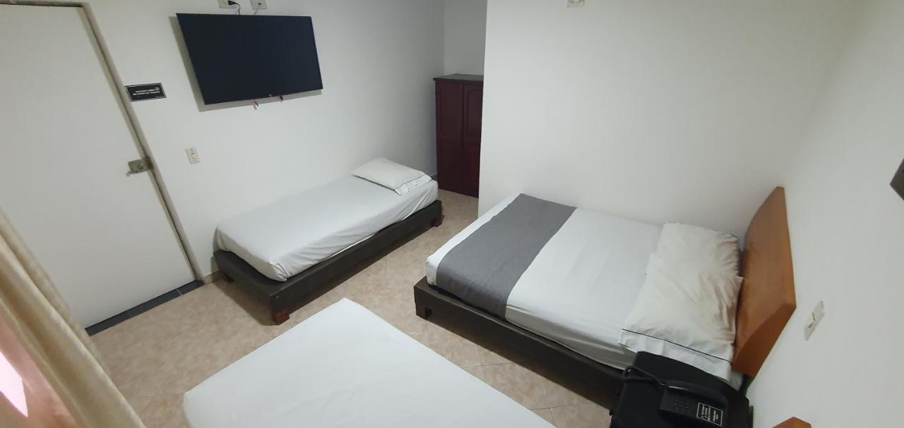 Hotel Gran Imperio Medellin Bagian luar foto