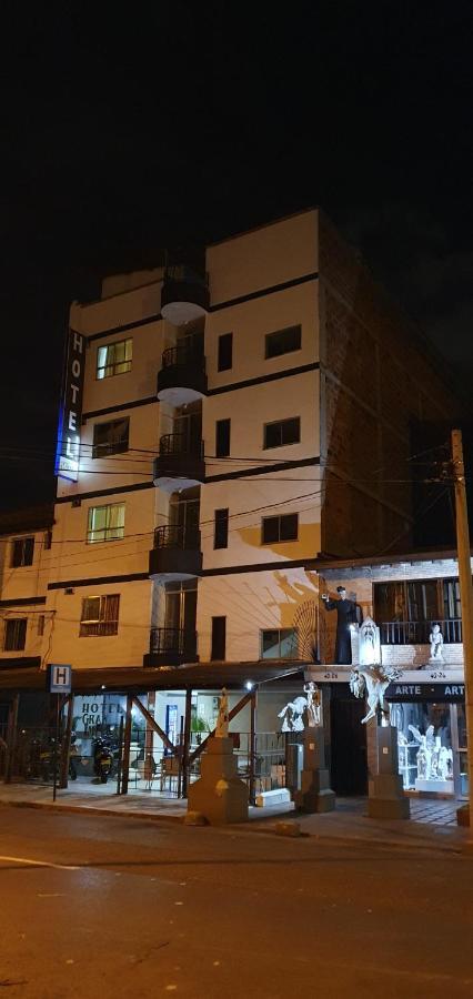 Hotel Gran Imperio Medellin Bagian luar foto