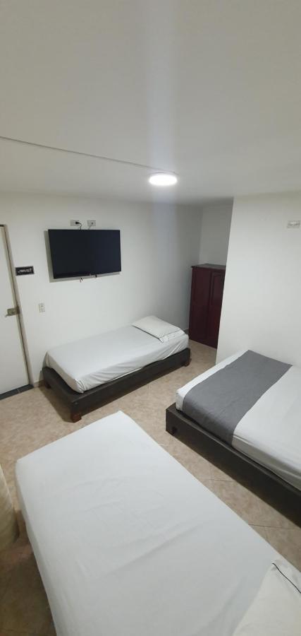 Hotel Gran Imperio Medellin Bagian luar foto