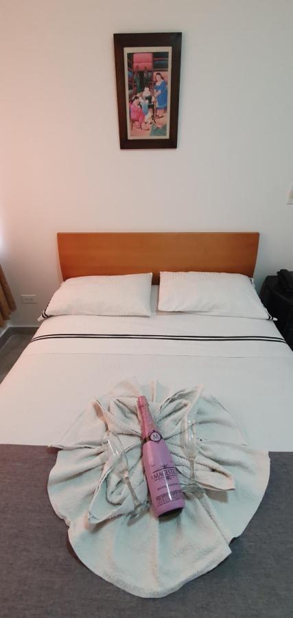 Hotel Gran Imperio Medellin Bagian luar foto