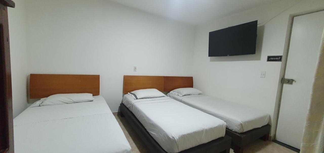 Hotel Gran Imperio Medellin Bagian luar foto