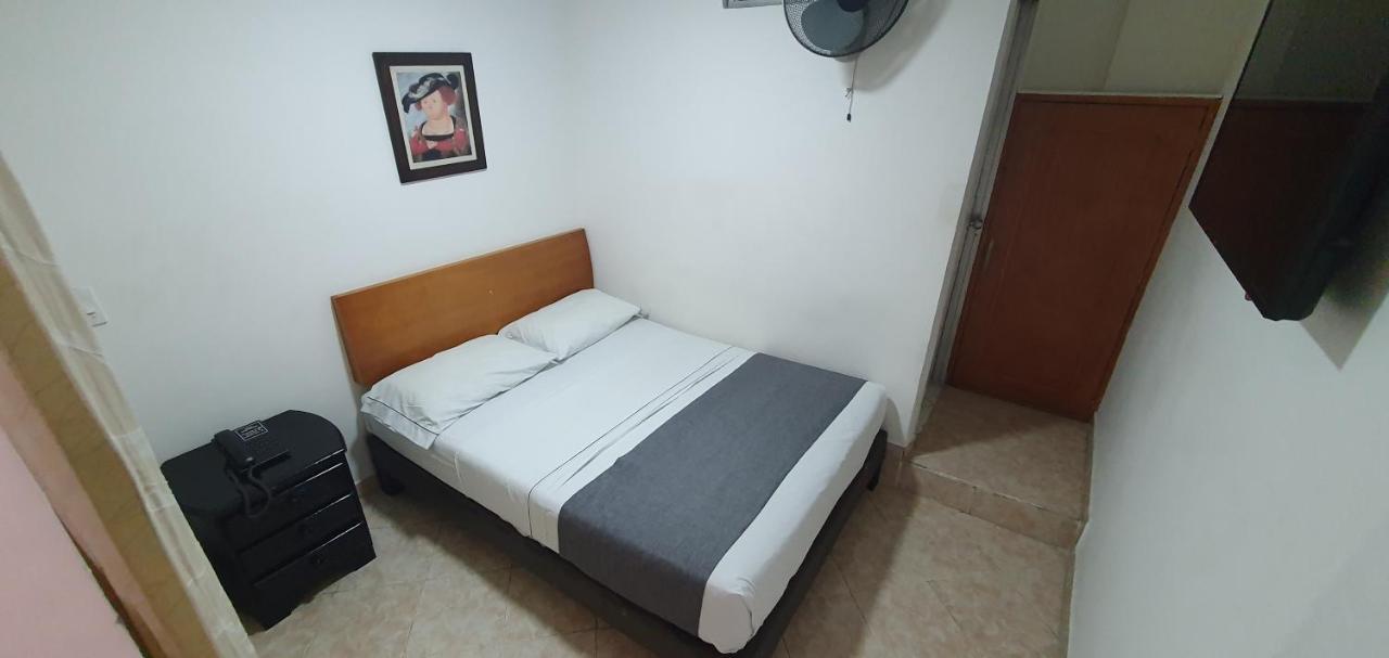 Hotel Gran Imperio Medellin Bagian luar foto
